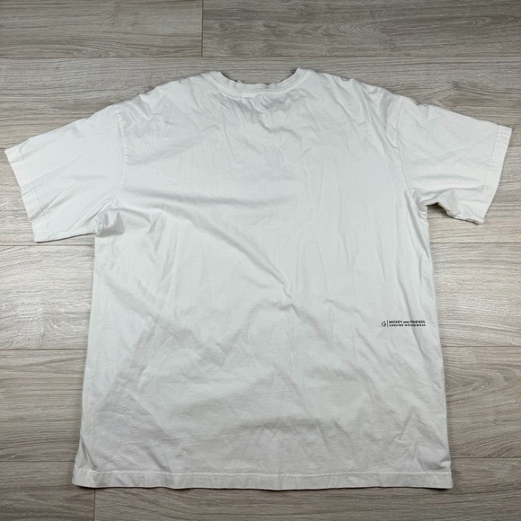 Disney Parks Mickey & Friends Mousewear Street Style White T-Shirt Men’s Size XL - Picture 6 of 7